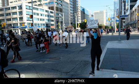 Rassemblement de protestation pacifique plaidant pour Black Lives Matter et la justice sociale Banque D'Images