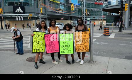 Rassemblement de protestation pacifique plaidant pour Black Lives Matter et la justice sociale Banque D'Images