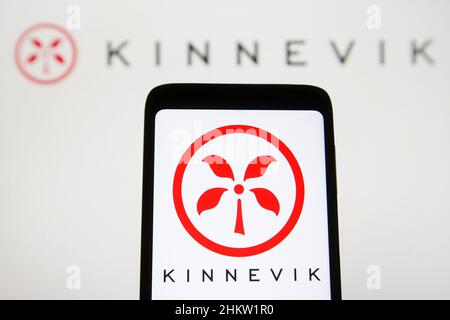 Ukraine.05th févr. 2022.Dans cette illustration, un logo Kinnevik AB apparaît sur un smartphone et un écran d'ordinateur.(Photo de Pavlo Gonchar/SOPA Images/Sipa USA) crédit: SIPA USA/Alay Live News Banque D'Images