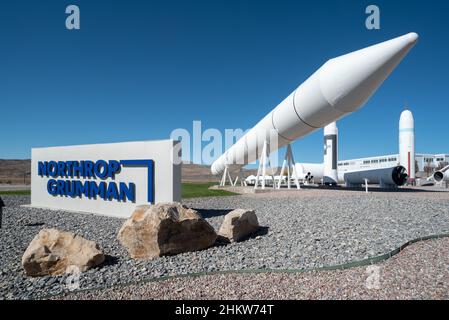 Des roquettes exposées au Northrop Grumman Rocket Garden, Corrine, Utah. Banque D'Images