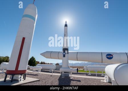 Des roquettes exposées au Northrop Grumman Rocket Garden, Corrine, Utah. Banque D'Images