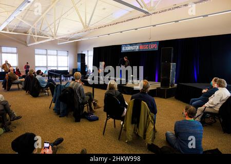 BLOOMINGTON, ÉTATS-UNIS - 2022/02/05: Jason Wilber se produit à l'exposition de musique annuelle 3rd au Monroe County Convention Center de Bloomington le 5 février 2022, à Bloomington, Ind. (Photo de Jeremy Hogan/The Bloomingtonian) Banque D'Images