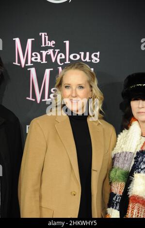 La merveilleuse soirée de patinage de Mme Maisel à Bryant Park, New York, le 5 février 2022 avec Rachel Brosnahan, Alex Borstein, Michael Zegen, photos de Nadja Sayej Banque D'Images