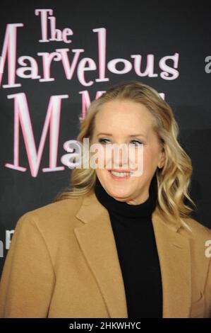 La merveilleuse soirée de patinage de Mme Maisel à Bryant Park, New York, le 5 février 2022 avec Rachel Brosnahan, Alex Borstein, Michael Zegen, photos de Nadja Sayej Banque D'Images