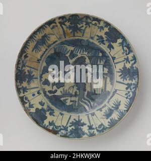 Art inspiré par un plat de soucoupe avec un fenghuang dans un paysage et des plantes à fleurs, soucoupe de porcelaine avec un mur circulaire, peint en bleu sous-glaçure. Sur l'appartement dans un médaillon un fenghuang dans un paysage à côté d'une plante à fleurs. Le mur est divisé en compartiments larges et étroits, les œuvres classiques modernisées par Artotop avec une touche de modernité. Formes, couleur et valeur, impact visuel accrocheur sur l'art émotions par la liberté d'œuvres d'art d'une manière contemporaine. Un message intemporel qui cherche une nouvelle direction créative. Artistes qui se tournent vers le support numérique et créent le NFT Artotop Banque D'Images