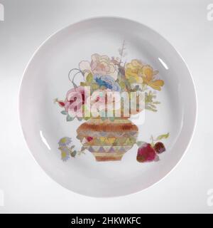 Art inspiré par la soucoupe-plat avec un panier de fleurs et des liches, soucoupe de porcelaine, recouverte d'un glaçage rose et peinte sur le glaçage en bleu, rouge, rose, vert, jaune, noir et or. Sur l'appartement un panier de fleurs avec un aster à côté et une branche avec deux lychees; l'inverse est, les œuvres classiques modernisées par Artotop avec un peu de modernité. Formes, couleur et valeur, impact visuel accrocheur sur l'art émotions par la liberté d'œuvres d'art d'une manière contemporaine. Un message intemporel qui cherche une nouvelle direction créative. Artistes qui se tournent vers le support numérique et créent le NFT Artotop Banque D'Images