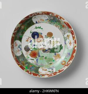 Art inspiré par le soucoupe-plat avec deux paons, rochers et plantes à fleurs, soucoupe de porcelaine avec paroi arrondie, peint en bleu sous-glaçure et sur le bleu glaçure, rouge, vert, jaune, aubergine, noir et or. Sur le plateau deux paons sur un rocher entouré de plantes à fleurs (, les œuvres classiques modernisées par Artotop avec un peu de modernité. Formes, couleur et valeur, impact visuel accrocheur sur l'art émotions par la liberté d'œuvres d'art d'une manière contemporaine. Un message intemporel qui cherche une nouvelle direction créative. Artistes qui se tournent vers le support numérique et créent le NFT Artotop Banque D'Images