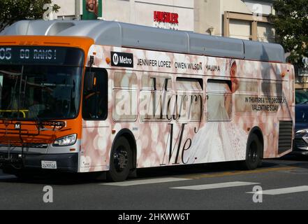 Los Angeles, Californie, États-Unis 1st février 2022 Une vue générale de l'atmosphère de Jennifer Lopez me marient bus le 1 février 2022 à Los Angeles, Californie, États-Unis.Photo par Barry King/Alay stock photo Banque D'Images