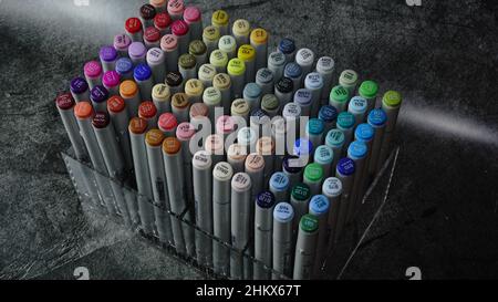 SEVERODVINSK, RUSSIE - JANVIER 04, 2022: Marqueurs stylo feutre à alcool Sketchmarker pour dessiner dans un plateau de rangement de marque Banque D'Images