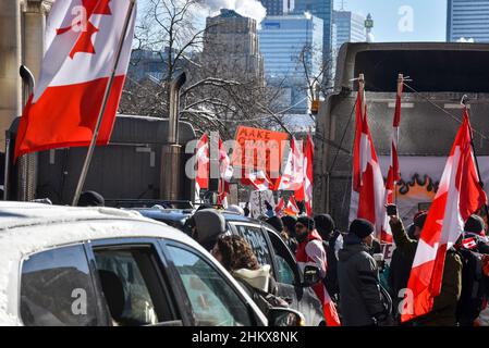 5 février 2022.Toronto, Canada.Manifestation du convoi de la liberté de Toronto. Banque D'Images