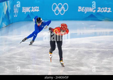 Pékin, Hebei, Chine.5th févr. 2022.La Chine sur le chemin de gagner 1st d'or de la maison Jeux olympiques en court piste relais de patinage de vitesse le 5 février.(Image de crédit : © Mark Edward Harris/ZUMA Press Wire) Banque D'Images