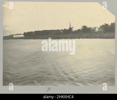 Art inspiré par Nickerie, vue sur l'eau des bâtiments de la ville de Nickerie (Nouvelle Nickerie). Partie de l'album photo souvenir de Voyage (volume 4), sur la vie de la famille Dooyer dans et autour de la plantation Ma Retraite au Suriname dans les années 1906-1913., Gomez Burke, oeuvres classiques modernisées par Artotop avec un peu de modernité. Formes, couleur et valeur, impact visuel accrocheur sur l'art émotions par la liberté d'œuvres d'art d'une manière contemporaine. Un message intemporel qui cherche une nouvelle direction créative. Artistes qui se tournent vers le support numérique et créent le NFT Artotop Banque D'Images