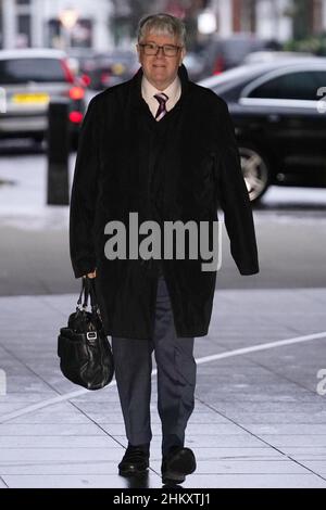 John Allan, président de Tesco, arrive à la BBC Broadcasting House, Londres, pour se présenter à l'émission d'actualité de BBC One, dimanche matin.Date de la photo: Dimanche 6 février 2022. Banque D'Images