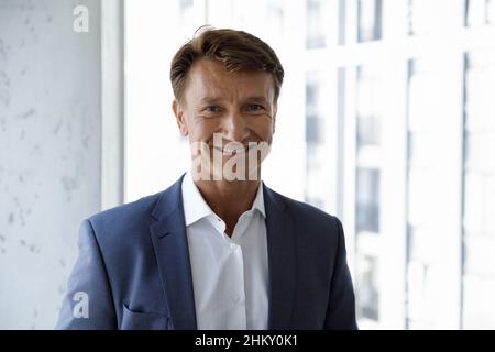 Heureux homme mature chef d'entreprise tête de photo portrait Banque D'Images