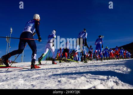 Zhangjiakou, Chine.06th févr. 2022.La course de skiathlon Men 2 x 15 km au centre national de ski de Zhangjiakou, Chine, 6 février 2022.Crédit : Roman Vondrous/CTK photo/Alay Live News Banque D'Images