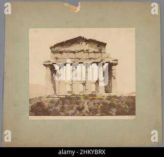 Art inspiré par la vue des ruines d'un temple à Paestum, Pesto Templo di Cerere (facciata), Paestum, 1850 - 1900, support photographique, carton, Imprimé albumine, hauteur 323 mm × largeur 352 mm, oeuvres classiques modernisées par Artotop avec une touche de modernité. Formes, couleur et valeur, impact visuel accrocheur sur l'art émotions par la liberté d'œuvres d'art d'une manière contemporaine. Un message intemporel qui cherche une nouvelle direction créative. Artistes qui se tournent vers le support numérique et créent le NFT Artotop Banque D'Images