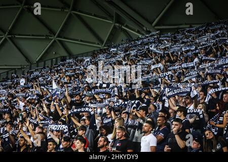 Melbourne, Victoria, Australie.5th févr. 2022.MELBOURNE, AUSTRALIE - 05 FÉVRIER : ambiance de foule lors du match final de la coupe FFA 2021 entre Melbourne Victory et les marins de la côte centrale à l'AAMI Park le 05 février 2022 à Melbourne, Australie (Credit image: © Chris Putnam/ZUMA Press Wire) Banque D'Images