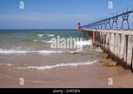 Phare de South Haven Breakwater le long du lac Michigan Banque D'Images