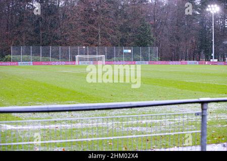 EINDHOVEN, PAYS-BAS - FÉVRIER 6 : le match a été annulé en raison d'une forte pluie lors du match Pure Energie Eredivisie Vrouwen entre PSV et Ajax au PSV Campus de Herdgang le 6 février 2022 à Eindhoven, pays-Bas (photo de Perry van de Leuvert/Orange Pictures) Banque D'Images