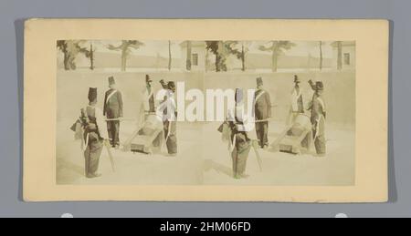 Art inspiré par cinq soldats français autour d'un canon, France, c. 1860 - c. 1880, carton, imprimé albumine, hauteur 85 mm × largeur 170 mm, oeuvres classiques modernisées par Artotop avec une touche de modernité. Formes, couleur et valeur, impact visuel accrocheur sur l'art émotions par la liberté d'œuvres d'art d'une manière contemporaine. Un message intemporel qui cherche une nouvelle direction créative. Artistes qui se tournent vers le support numérique et créent le NFT Artotop Banque D'Images
