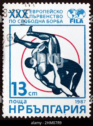 BULGARIE - VERS 1987: Timbre imprimé en Bulgarie dédié aux Championnats européens de lutte Freestyle, vers 1987 Banque D'Images