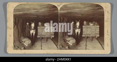 Art inspiré par Miners dans une mine de charbon en Pennsylvanie, Mining Coal Three Miles Under Ground, Pennsylvanie, États-Unis, éditeur: Strohmeyer & Wyman, Pennsylvanie, éditeur: New York (ville), éditeur: New York (ville), 1895, carton, papier, impression d'albumine, Hauteur 89 mm × largeur 178 mm, oeuvres classiques modernisées par Artotop avec une touche de modernité. Formes, couleur et valeur, impact visuel accrocheur sur l'art émotions par la liberté d'œuvres d'art d'une manière contemporaine. Un message intemporel qui cherche une nouvelle direction créative. Artistes qui se tournent vers le support numérique et créent le NFT Artotop Banque D'Images