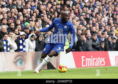 Londres, Royaume-Uni.06th févr. 2022.Romelu Lukaku de Chelsea en action pendant le match rond de la FA Cup 4th entre Chelsea et Plymouth Argyle au Stamford Bridge, Londres, Angleterre, le 5 février 2022.Photo de Ken Sparks.Utilisation éditoriale uniquement, licence requise pour une utilisation commerciale.Aucune utilisation dans les Paris, les jeux ou les publications d'un seul club/ligue/joueur.Crédit : UK Sports pics Ltd/Alay Live News Banque D'Images