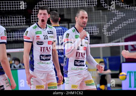 Trento, Italie.06th févr. 2022.Srecko Lisinac et matey Kaziyski (ITAS Trentino) pendant ITAS Trentino vs Leo Shoes Modène, Volleyball Italien Serie A Men SuperLeague Championship Championship à Trento, Italie, février 06 2022 crédit: Independent photo Agency/Alay Live News Banque D'Images