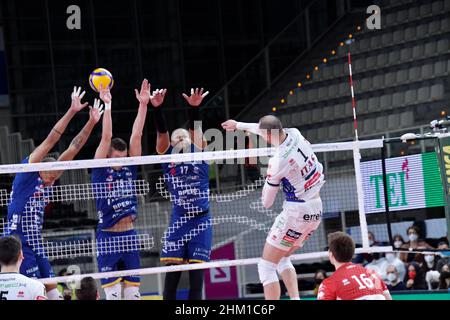 Trento, Italie.06th févr. 2022.Matey Kaziyski Attack (ITAS Trentino) pendant ITAS Trentino vs Leo Shoes Modène, Volleyball Italien Serie A Men SuperLeague Championship Championship à Trento, Italie, février 06 2022 crédit: Independent photo Agency/Alay Live News Banque D'Images