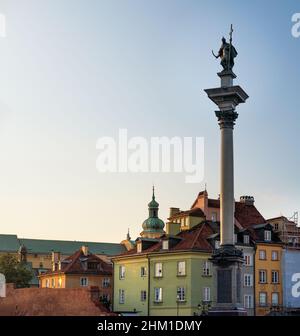 Place du château et colonne de Sigismunds érigées en 1643 et conçues par Constantino Tencalla et Clemente Molli - Varsovie, Pologne Banque D'Images