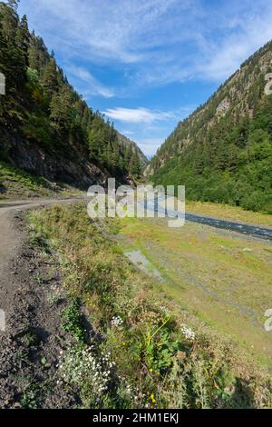Beau paysage de la région montagneuse de Géorgie, Tusheti Banque D'Images
