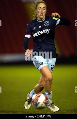 Lucy Parker de West Ham United lors du match de la Super League féminine de Barclays FA au Bank's Stadium, Birmingham.Date de la photo: Dimanche 6 février 2022. Banque D'Images