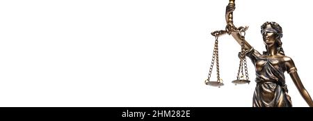 Statue de justice isolée sur fond blanc Banque D'Images