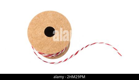 Corde de ficelle rouge et blanche rôle pour les cadeaux de noël Banque D'Images