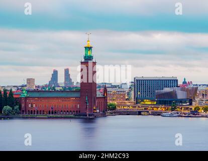 Hôtel de ville à l'aube, vue en hauteur, Stockholm, Comté de Stockholm, Suède Banque D'Images