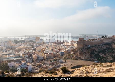 Vue du point de vue de Cerro San Cristobal de la Muralla de Jairan Espagne. Banque D'Images