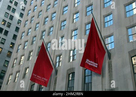 New York, États-Unis.16th novembre 2021.Le bâtiment « One Wall Street » de Macklowe Properties à Manhattan.La société immobilière de Macklowe est l'une des plus grandes et des plus prospères de New York et organise actuellement « One Wall Street ».Ce qu'il dit est actuellement la plus grande conversion d'espace de bureau en espace résidentiel dans la métropole, où, en raison de la pandémie de Corona, beaucoup plus de personnes travaillent encore de la maison qu'avant.(À dpa: ''annonce à l'horizon': New York Real Estate mogul plans big') Credit: Christina Horsten/dpa/Alay Live News Banque D'Images