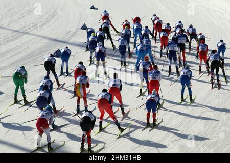 Pékin, Chine.7th février 2022.Zhangjiakou, Hebei, Chine.6th févr. 2022.Vue générale ski de fond : Skiathlon masculin (15C 15F) lors des Jeux Olympiques d'hiver de 2022 à Beijing au Centre national de ski de fond de Zhangjiakou, Hebei, Chine .Credit: AFLO SPORT/Alay Live News Banque D'Images