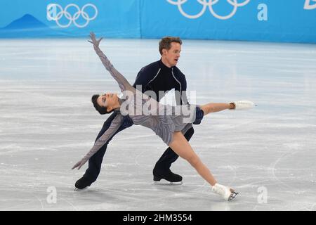 Pékin, Chine.07th févr. 2022.Madison Shock et Evan Bates des États-Unis lors de la compétition de danse sur glace dans le stade intérieur de la capitale aux Jeux Olympiques d'hiver de Beijing 2022, le lundi 7 février 2022.Photo de Richard Ellis/UPI crédit: UPI/Alay Live News Banque D'Images