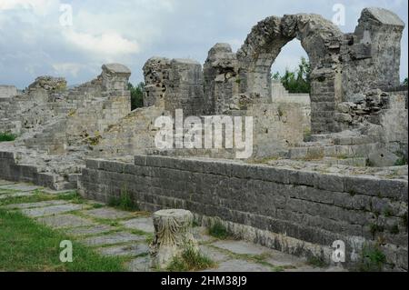 Croatie, Solin.Ancienne ville de Salona.Colonia Martia Ivlia Valeria.C'était la capitale de la province romaine de Dalmatie.Ruines de l'amphithéâtre, construit dans la seconde moitié du 2nd siècle après J.-C. Banque D'Images