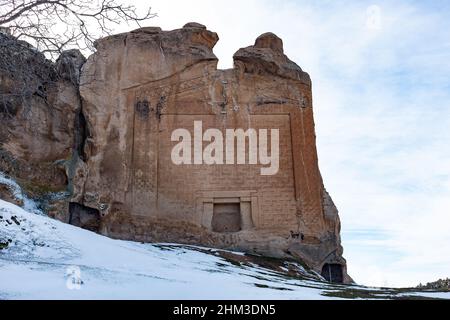 Ihsaniye, Afyon, Turquie - Mars 12 2021: Vallée du Phrygian, monument de Midas et tombes rocheuses Banque D'Images