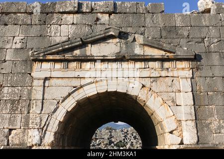 Kas, Antalya, Turquie - juin 16 2014: Théâtre au site lycien de Letoon Banque D'Images