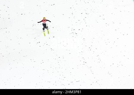 Katharina Althaus (GER), action, atterrissage le 5 FÉVRIER 2022 - saut à ski : finale de colline normale individuelle pour les femmes lors des Jeux Olympiques d'hiver de Beijing 2022 au Centre national de saut à ski de Zhangjiakou, Hebei, Chine 04,02.-20.02.2022.PAS DE VENTES HORS ALLEMAGNE !Photo: Koji Aoki/AFLO via Sven Simon photo Agency GmbH & Co. Photo de presse KG # Princess-Luise-Str.41 # 45479 M uelheim/R uhr # Tél0208/9413250 # Fax.0208/9413260 # compte 244 293 433 # GLSB arrivée # compte 4030 025 100 # BLZ 430 609 67 # e-mail : svensimon@t-online.de # www.svensimon.net. Banque D'Images
