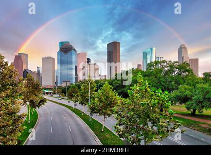 Arc-en-ciel sur Houston Skyline centre-ville, USA - Texas Banque D'Images