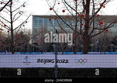 La signalisation avec emblème et slogan des Jeux olympiques d'hiver de Beijing 2022 au parc olympique de Beijing en Chine le 21 février 2022 Banque D'Images