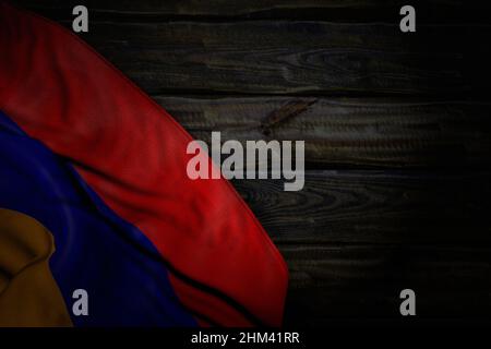 Magnifique photo sombre du drapeau de l'Arménie avec de grands plis sur le vieux bois avec un lieu vide pour le contenu - n'importe quelle illustration drapeau de fête 3D Banque D'Images