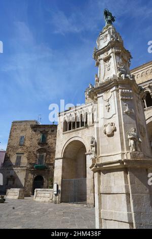 Bitonto, ville historique dans la province de Bari, Apulia, Italie: Extérieur de la cathédrale (duomo) Banque D'Images