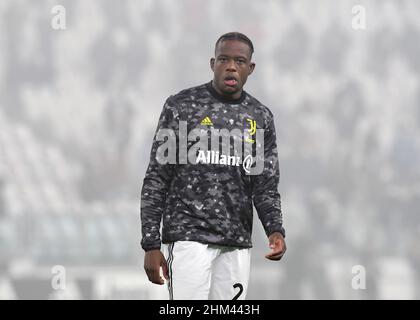 Denis Zakaria, du Juventus FC, se réchauffe lors de la série Un match de 2021/22 entre le Juventus FC et le Hellas Verona FC au stade Allianz le 06 février 2022 à Turin, Italie-photo ReporterTorino Banque D'Images