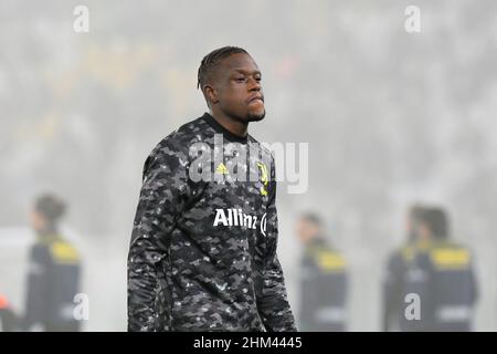 Denis Zakaria, du Juventus FC, se réchauffe lors du match de la série 2021/22 entre le Juventus FC et le Hellas Verona FC au stade Allianz le 06 février 202 Banque D'Images