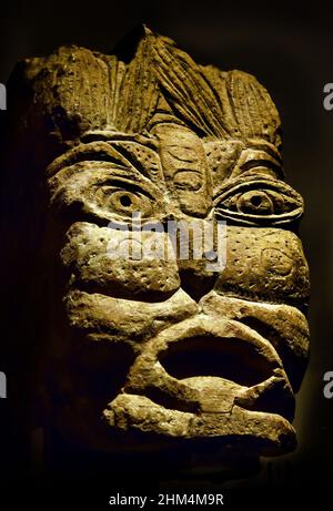 Sculpture en forme de tête grotesque, représentant éventuellement le dieu égyptien BES, qui repousse les mauvais esprits, Pierre / calcaire, 28,9 x 17 x 23,2 cm, période byzantine 395–642 ce, Egypte (Museo Egizio di Torino Italie) Banque D'Images